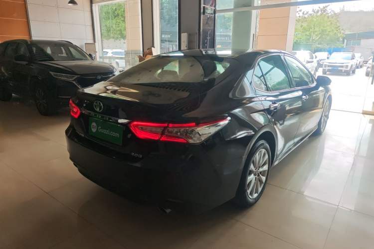 Used Toyota Camry 2019 Revised Version 2.0G Luxury Edition Rear Right 45 Deg