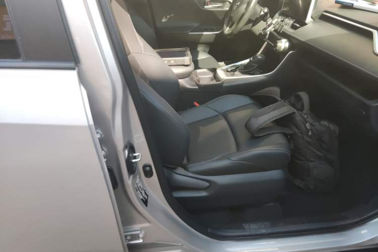 Used Toyota Wildlander 2021 2.0L CVT 4x4 Luxury Edition
