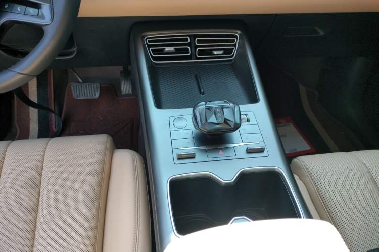 Used BYD Song Pro New Energy 2025 Second-Generation DM-i 75KM Leading Edition Gear Lever