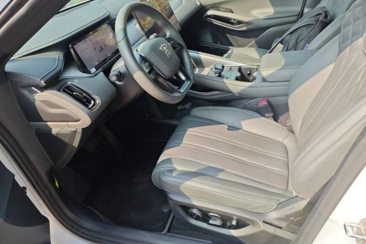 Used BYD Song L EV 2025 662 km Advanced Intelligent Driving Version
