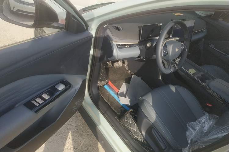 Used ARCFOX T1 2025 Model 320 PLUS