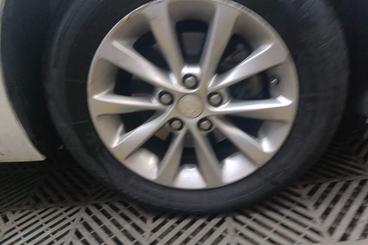 Used Buick GT 2018 15T Dual-Clutch Advanced Model China V Standard Right Front Wheel Hub