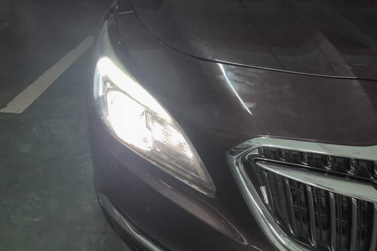 Used Buick LaCrosse 2016 Revised Version 28T Elite Edition Right Front Headlight