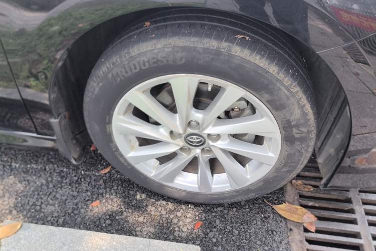 Used Toyota Camry 2021 2.0G Luxury Edition Right Front Wheel Hub