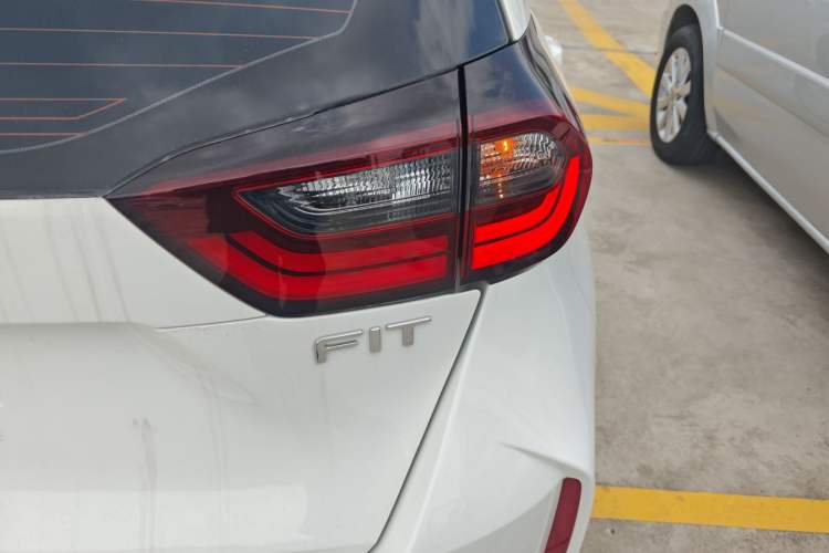 Used Honda Fit 2021 1.5L CVT Trend Edition Exterior 3