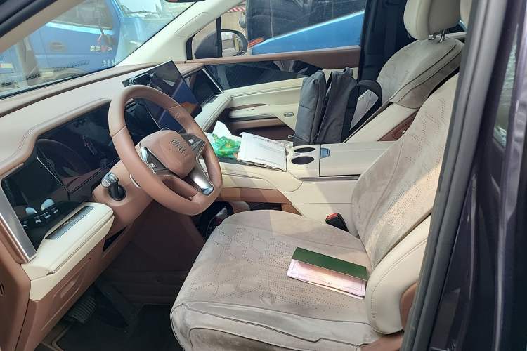 Used BYD Xia 2025 DM-i 1.5T 180km Beyond Edition Left Front Seat