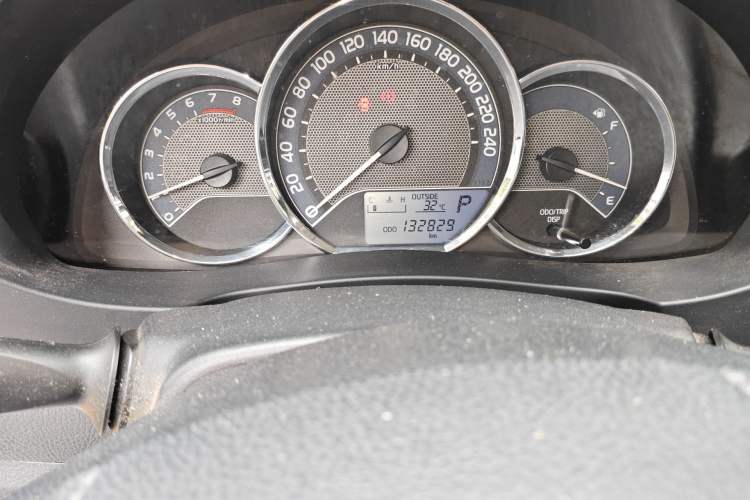 Used Toyota Corolla 2017 1.6L CVT GL Odometer Close Up