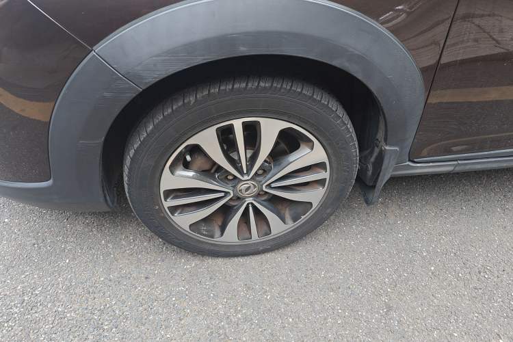 Used Dongfeng Aeolus AX3 2016 1.5L Automatic ZhiKu Model
