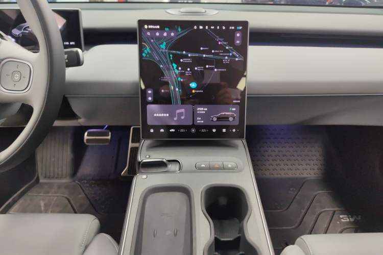 Used Nio ET5T 2024 75kWh Touring Audio And AC Panel