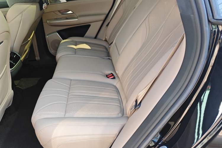 Used XPeng G9 2025 725 with Ultra-Long Range Max