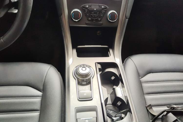 Used Ford Mondeo 2018 EcoBoost 180 Smart Control Fashion Model China VI Standard
