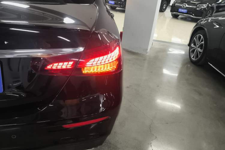 Used Mercedes-Benz E-Class 2023 E 300 Stylish Sports Edition Right Rear Taillight