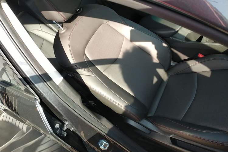 Used Chevrolet Orlando 2020 Light Hybrid Redline 530T Automatic Enjoyment Edition (5+2 Models)