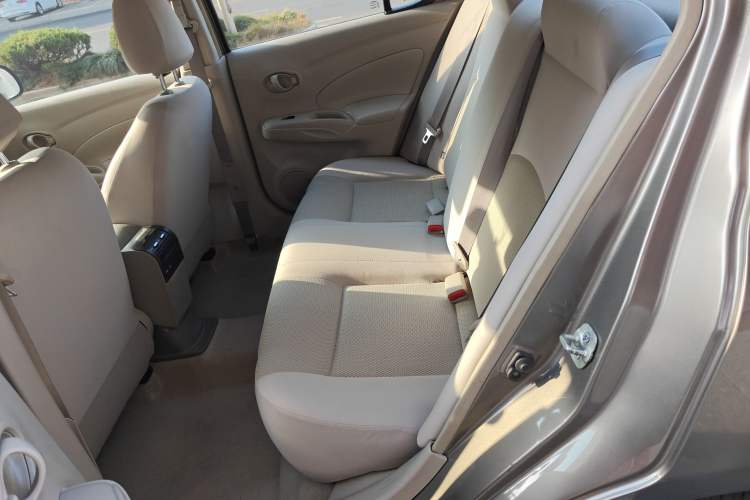 Used Nissan Sunny 2015 1.5XE CVT Comfort Edition Interior 4