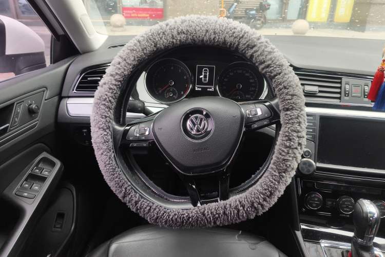 Used Volkswagen Lamando 2018 280TSI DSG Comfort Edition Steering Wheel