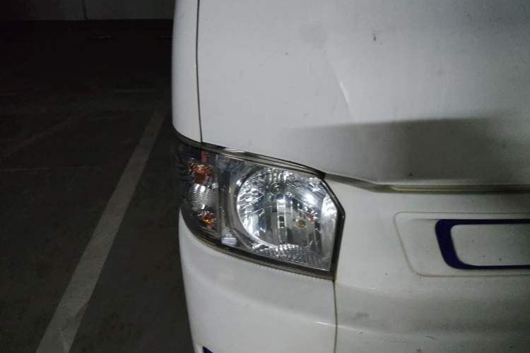 Used Farizon Xingxiang E6 2020 Van Model Low Roof 1365kg Payload Capacity Equipped with High-Capacity CATL Battery
