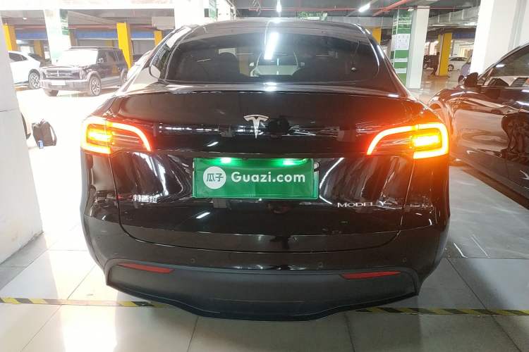 Used Tesla Model Y 2021 Long-Range All-Wheel-Drive Version
