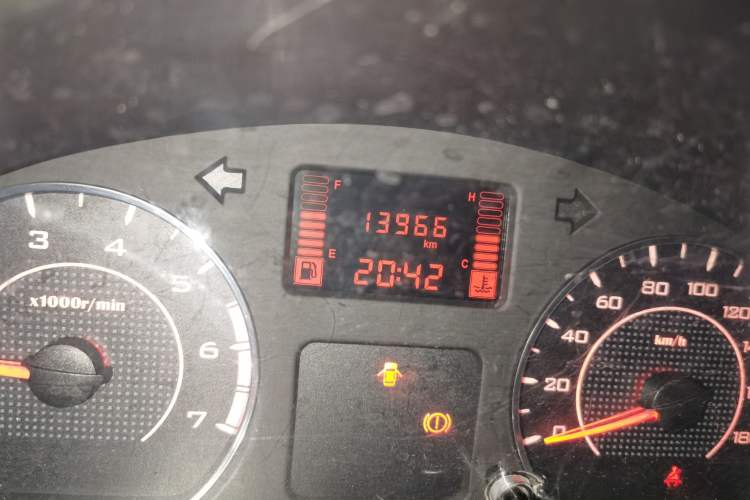 Used Wuling Hongguang V 2019 1.5L Standard Version China VI LAR
