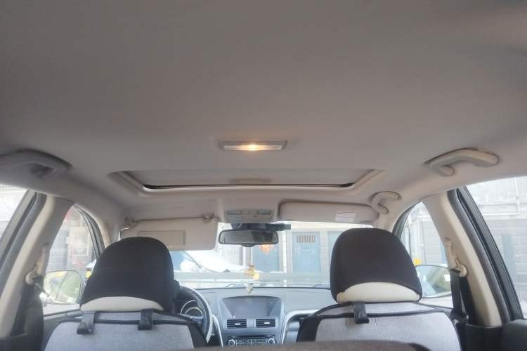 Used Bestune X80 2016 2.0L automatic Comfort trim level Headliner