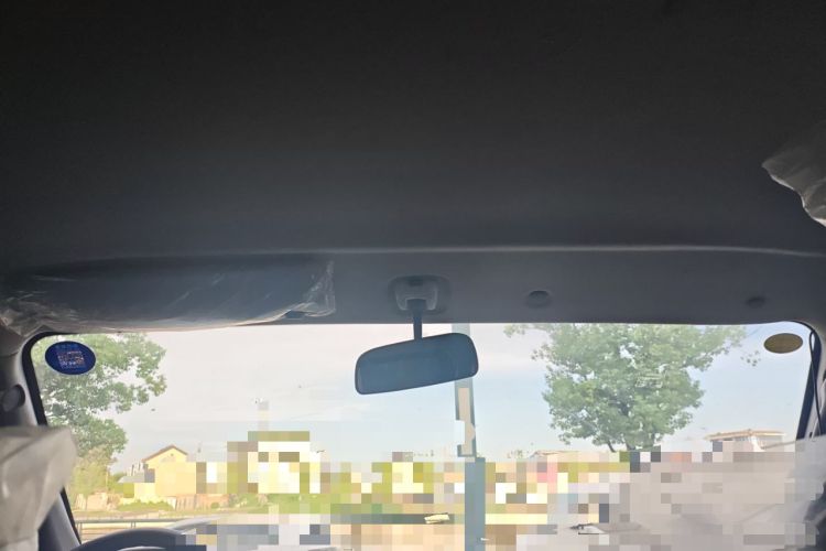 Used Foton Scenic G5 2022 2.0T Diesel Commercial Version Standard Window 5/6 Seats 4F20TC3
