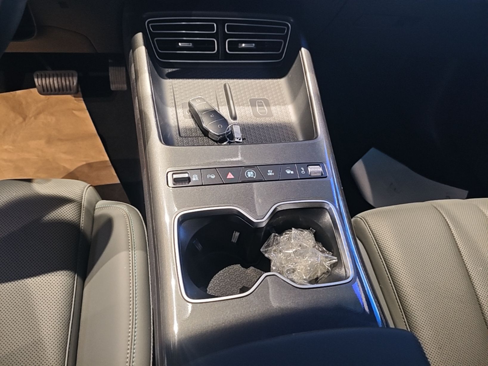 BYD Song Pro New Energy 2026 Model DM-i 133KM Superior Version — снимка 16