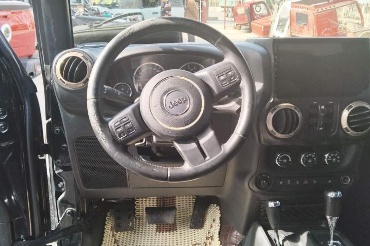 Used Jeep Wrangler 2016 3.0L Sahara 75th Anniversary Edition Steering Wheel