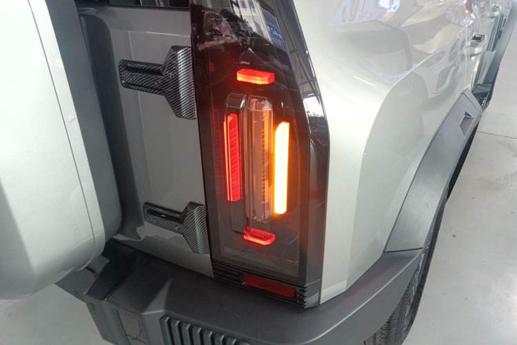 Used JETOUR Traveler 2023 1.5T Two-Wheel Drive Discovery PRO