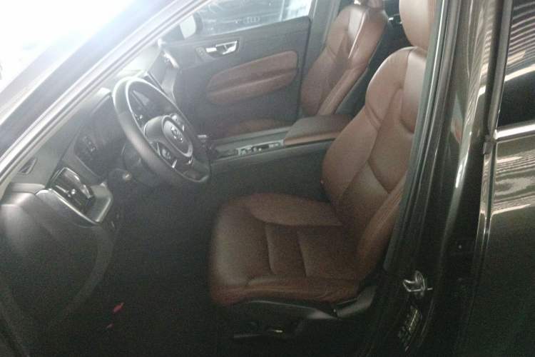 Used Volvo XC60 2020 T5 4x4 Zhiyi Luxury Edition