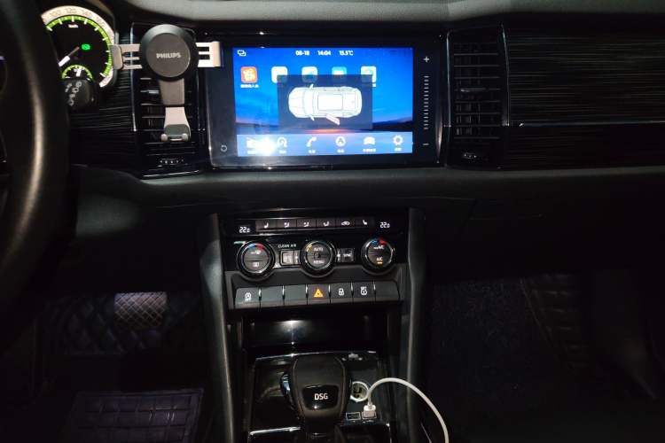 Used Skoda Kodiaq 2018 Restyled TSI330 7-Seater Two-Wheel Drive Luxury Enjoyment Edition Audio And AC Panel