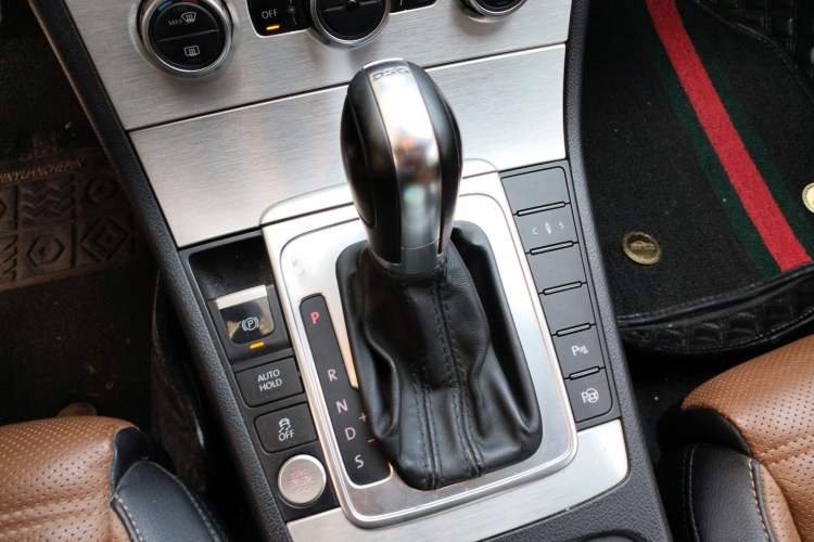 Used Volkswagen FAW-Volkswagen CC 2015 2.0 TSI Ultimate Model Gear Lever