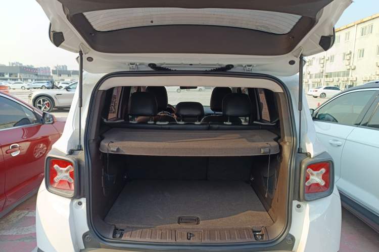 Used Jeep Renegade 2017 180T Automatic High-Energy Version
