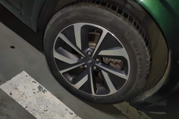 Used Li Auto ONE 2021 Extended-Range 6-Seater Version Right Front Wheel Hub