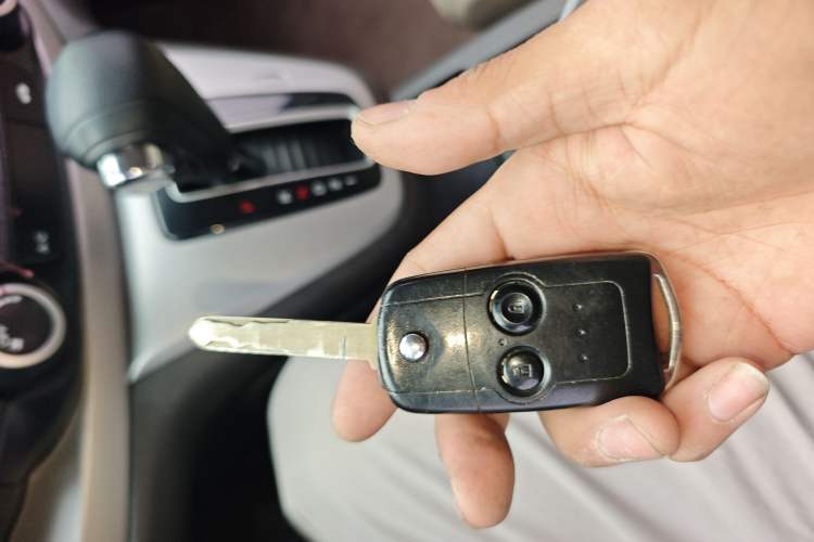 Used Honda CR-V 2012 2.0L two-wheel drive urban version