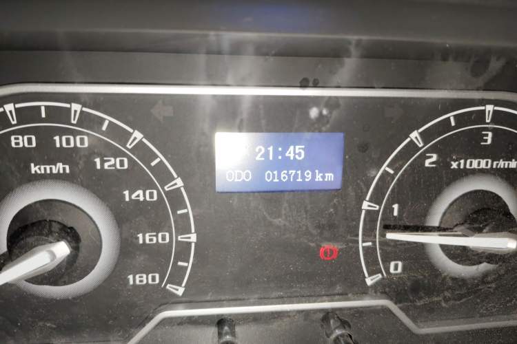 Used SAIC MAXUS Xintu V80 2021 2.0T Manual Classic Aoyuntong 127 PS Mid-axle Mid-roof 6/7/8/9-Seater