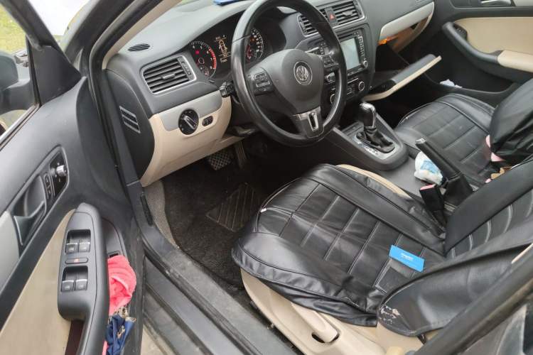 Used Volkswagen Sagitar 2012 1.4TSI Automatic Luxury Edition
