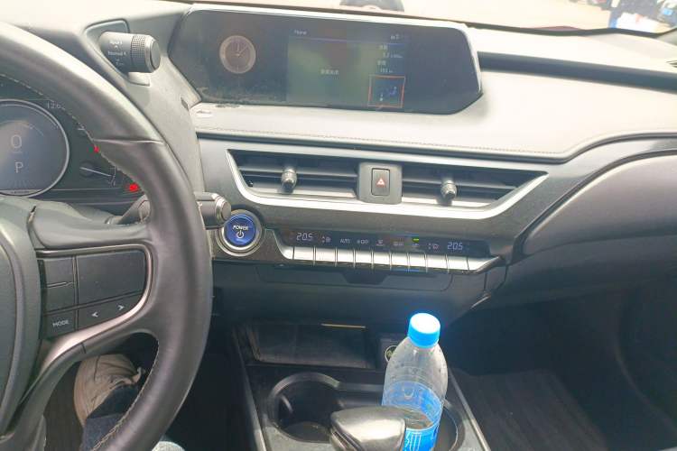 Used Lexus UX 2020 260h Explore-Cool Edition
