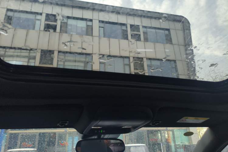 Used Cadillac XT4 2024 28T Two-Wheel-Drive Luxury Version
