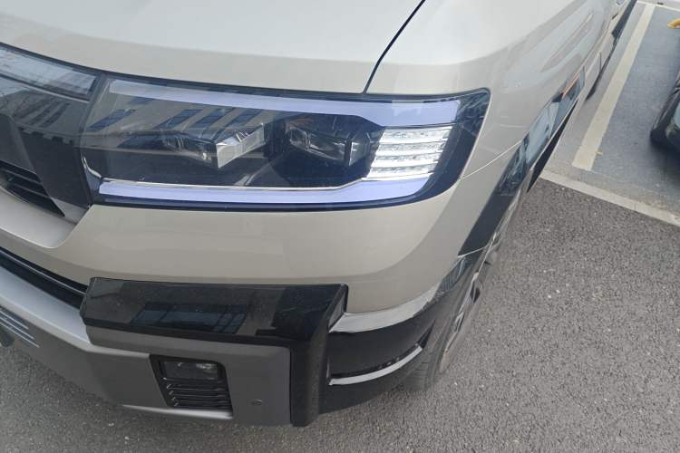 Used Formula Leopard 8 2025 Smart & Brave Flagship Edition 7 Seats