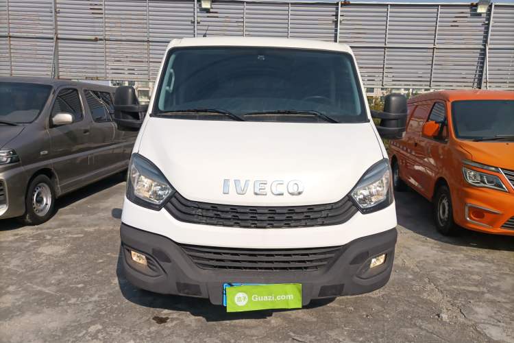 Used Iveco Eurocargo 2021 2.0T Manual - Yunrui Short Wheelbase Low-Roof Side-Sliding Door F1A