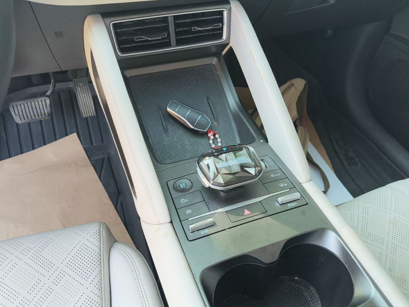 BYD Yuan UP 2024 401 km Active Version — снимка 16