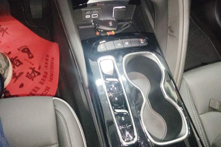 Used Buick Envision 2023 Encore S 652T Two-Wheel-Drive Luxury Model
