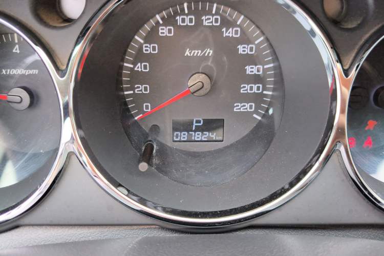 Used Dongfeng Aeolus H30 2013 CROSS 1.5L Automatic Luxury Model