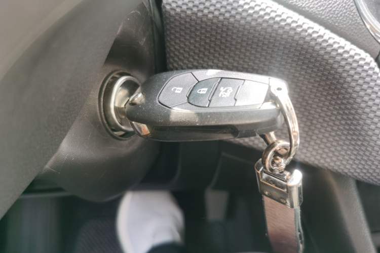 Used Chevrolet Cruze 2018 Redline 320 Automatic Pioneer Edition Vehicle Key