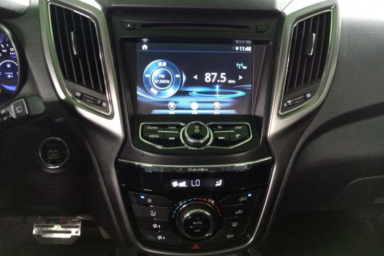 Used CHANGAN CS75 2016 1.8T Automatic Elite Model China V Standard Audio And AC Panel