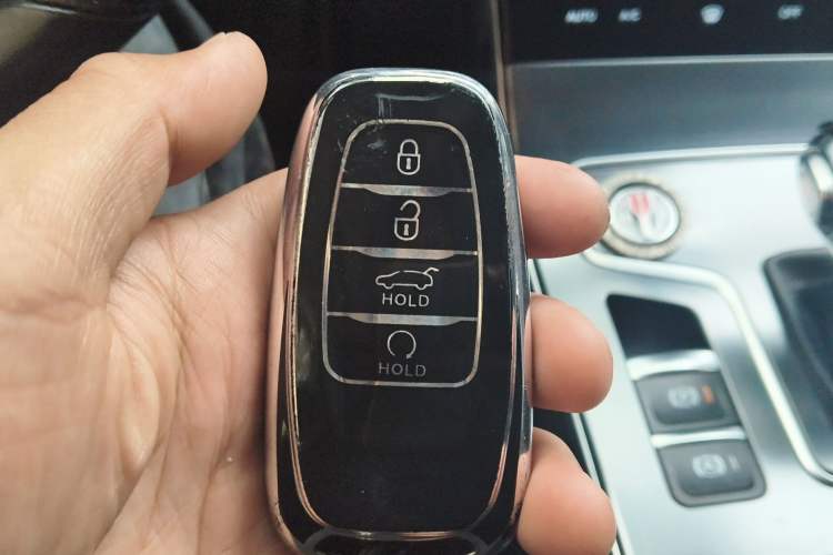 Used Hongqi H5 2022 Classic Model Facelift 1.8T Automatic Smart Connect Flagship Edition
