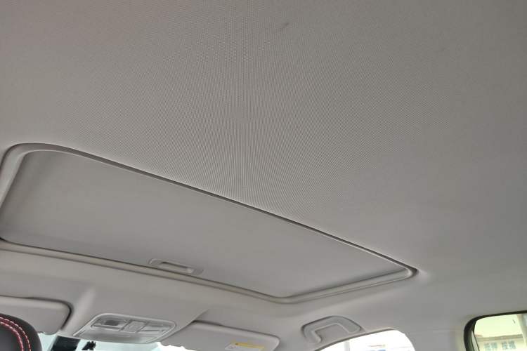 Used Dongfeng Fengon 580 2021 ☆ Star Edition 1.5T Manual Luxury Version Headliner