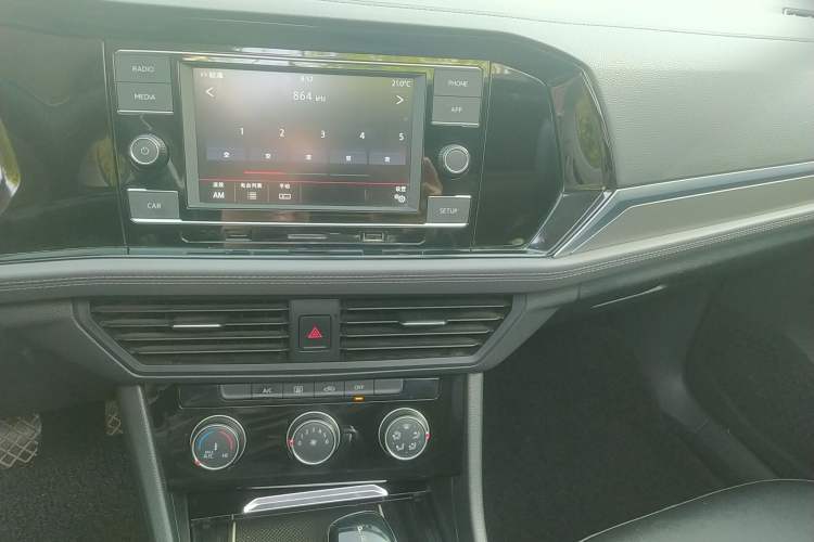 Used Volkswagen Sagitar 2020 280TSI DSG Comfort Version China VI Standard Audio And AC Panel