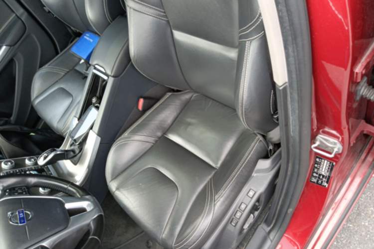 Used Volvo V60 2015 T5 Zhiya Edition
