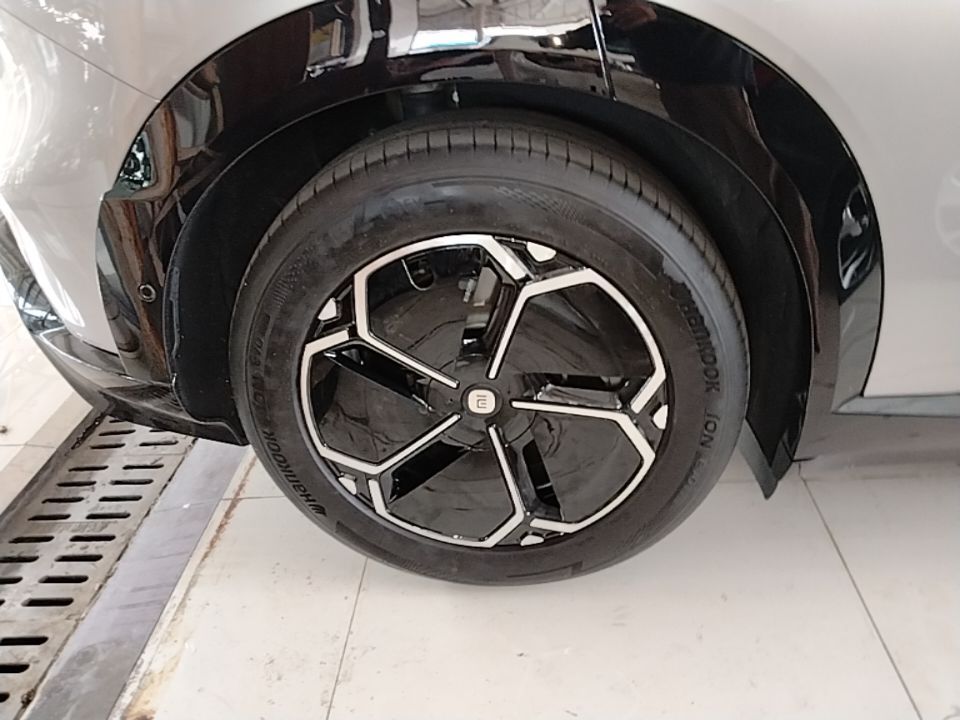 Xiaomi Auto YU7 2025 Ultra-Long Range Rear-Wheel Drive Version — снимка 11