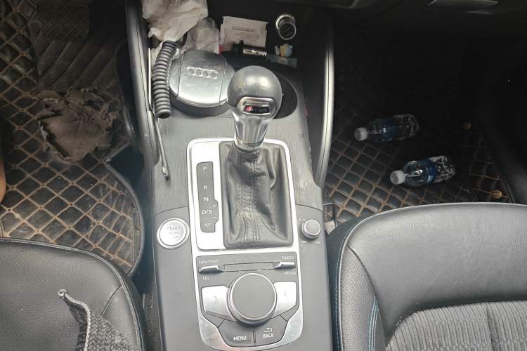 Used Audi A3 2018 30th Anniversary Edition Sportback 35 TFSI Fashion Model Gear Lever